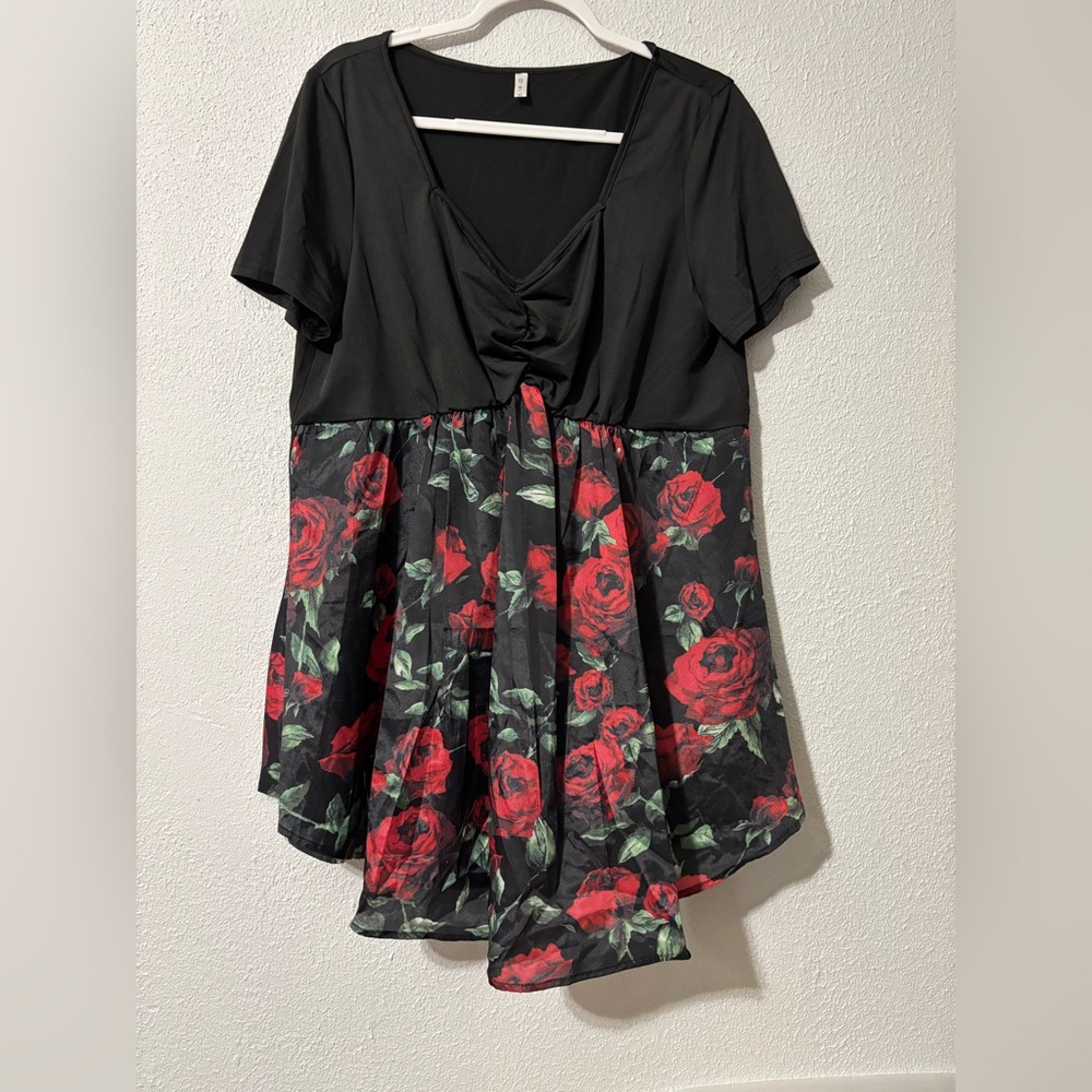 Rosegal Black and Red Floral Stretchy Mini Dress Size 3X (Size 20)